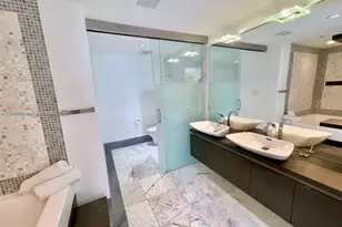 200 Biscayne Blvd Way, Miami, FL 33131 - Photo 3