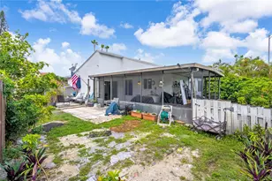 19903 NW 67th Ct, Hialeah, FL 33015 - Photo 25