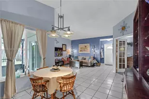 19903 NW 67th Ct, Hialeah, FL 33015 - Photo 7