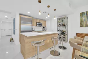 16385 Biscayne Blvd, North Miami Beach, FL 33160 - Photo 13