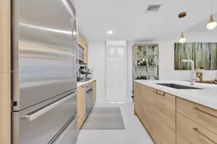 16385 Biscayne Blvd, North Miami Beach, FL 33160 - Photo 15