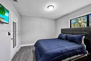 1324 NE 151st St, North Miami Beach, FL 33162 - Photo 11