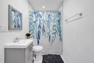 1324 NE 151st St, North Miami Beach, FL 33162 - Photo 13