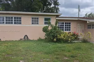 1100 NE 160th Terrace, North Miami Beach, FL 33162 - Photo 1