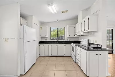 8208 W Bitterbush Ln, Port Saint Lucie, FL 34952 - Photo 7