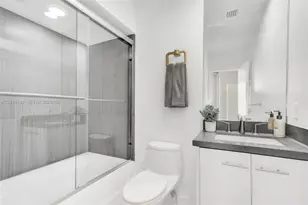 820 NE 7th St, Fort Lauderdale, FL 33304 - Photo 41