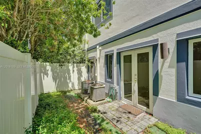 820 NE 7th St #G, Fort Lauderdale, FL 33304 - Photo 23