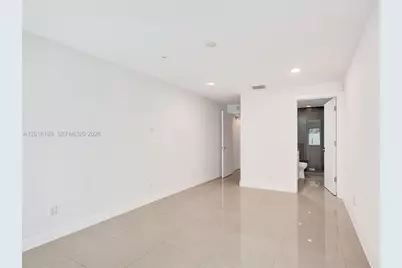 820 NE 7th St #G, Fort Lauderdale, FL 33304 - Photo 15