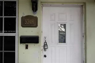 5349 W 14th Ln, Hialeah, FL 33012 - Photo 3
