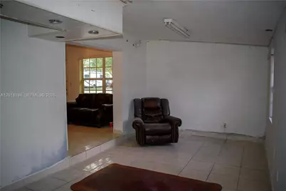 5349 W 14th Ln, Hialeah, FL 33012 - Photo 17
