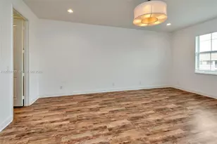 22954 Clear Echo Dr, Boca Raton, FL 33433 - Photo 5