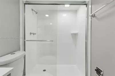 3250 N Palm Aire Dr #406, Pompano Beach, FL 33069 - Photo 21