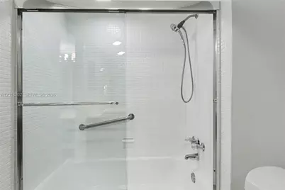 3250 N Palm Aire Dr #406, Pompano Beach, FL 33069 - Photo 17