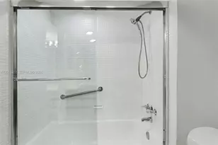 3250 N Palm Aire Dr, Pompano Beach, FL 33069 - Photo 17