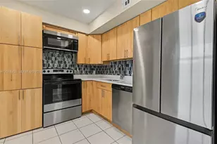 3250 N Palm Aire Dr, Pompano Beach, FL 33069 - Photo 9