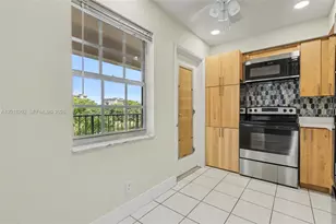 3250 N Palm Aire Dr, Pompano Beach, FL 33069 - Photo 7