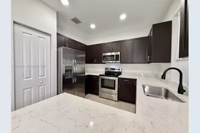 5408 SW 14th Ct, North Lauderdale, FL 33068 - Photo 5