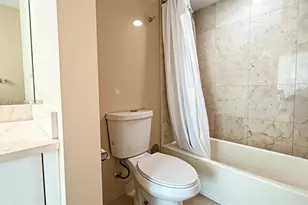 19400 Turnberry Way, Aventura, FL 33180 - Photo 17
