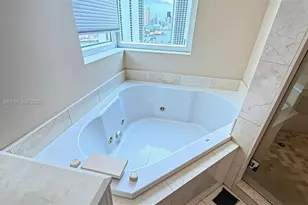 19400 Turnberry Way, Aventura, FL 33180 - Photo 27