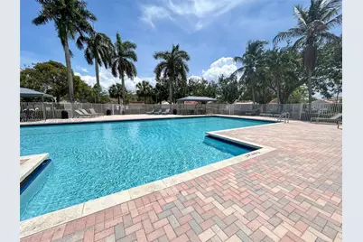 2042 Madeira Dr, Weston, FL 33327 - Photo 3