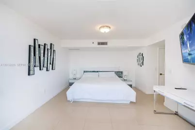 17201 Collins Ave #506, Sunny Isles Beach, FL 33160 - Photo 13