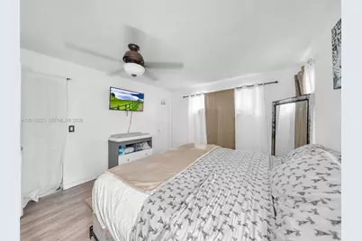 1027 SW 49th Ter, Margate, FL 33068 - Photo 13