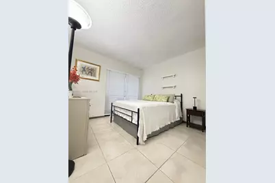 761 NE 199th St #102, Miami, FL 33179 - Photo 9