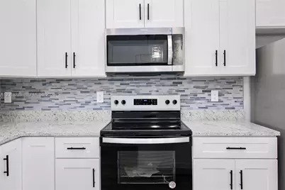 4510 Boabadilla Ave, Other City - In The State Of Florida, FL 33872 - Photo 9