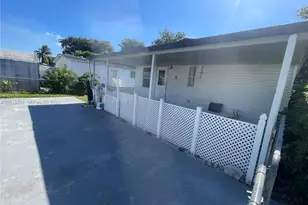 19800 SW 180th Ave, Miami, FL 33187 - Photo 5