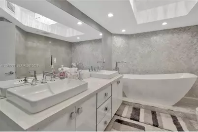 16425 Collins Ave #1612, Sunny Isles Beach, FL 33160 - Photo 17