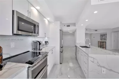 16425 Collins Ave #1612, Sunny Isles Beach, FL 33160 - Photo 3