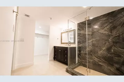 1621 Collins Ave #310, Miami Beach, FL 33139 - Photo 21
