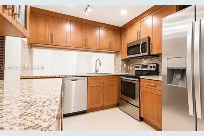 1621 Collins Ave #310, Miami Beach, FL 33139 - Photo 31