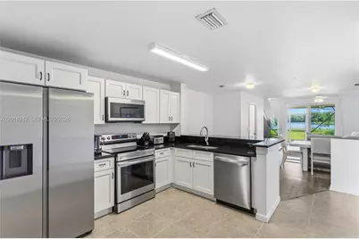 4065 Crystal Lake Dr, Deerfield Beach, FL 33064 - Photo 5