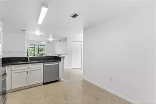 4065 Crystal Lake Dr, Deerfield Beach, FL 33064 - Photo 9