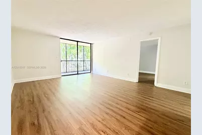 450 Commodore Dr #214, Plantation, FL 33325 - Photo 1