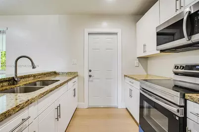 532 SW 79th Ave #532, Miami, FL 33144 - Photo 5