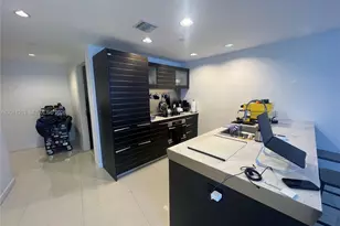 200 Biscayne Blvd Way, Miami, FL 33131 - Photo 11