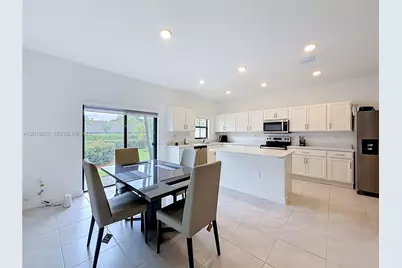 939 NW 3rd Ter #939, Pompano Beach, FL 33060 - Photo 11