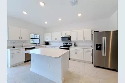 939 NW 3rd Ter #939, Pompano Beach, FL 33060 - Photo 13