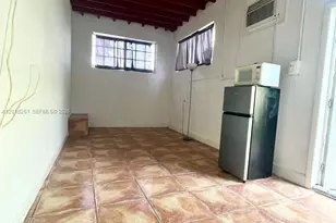 1875 NE 177th St, North Miami Beach, FL 33162 - Photo 5