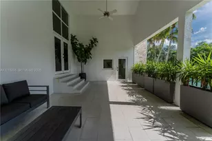 9715 SW 89th Ct, Miami, FL 33176 - Photo 17