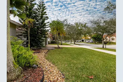 16894 Crestview Ln #0, Weston, FL 33326 - Photo 59