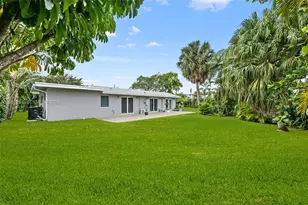 2711 Mayan Dr, Fort Lauderdale, FL 33316 - Photo 23