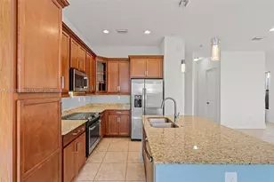 3323 W 96 Pl, Hialeah, FL 33018 - Photo 15
