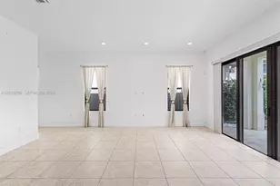 3323 W 96 Pl, Hialeah, FL 33018 - Photo 9