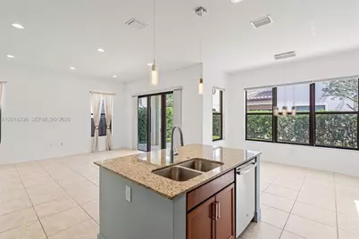 3323 W 96th Pl, Hialeah, FL 33018 - Photo 15