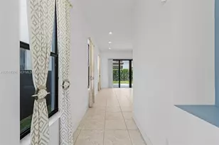3323 W 96 Pl, Hialeah, FL 33018 - Photo 5