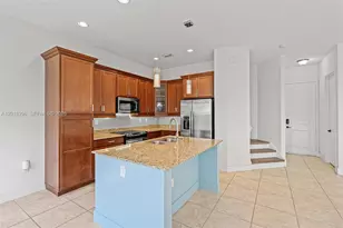 3323 W 96 Pl, Hialeah, FL 33018 - Photo 13