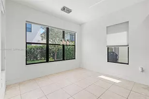 3323 W 96 Pl, Hialeah, FL 33018 - Photo 17